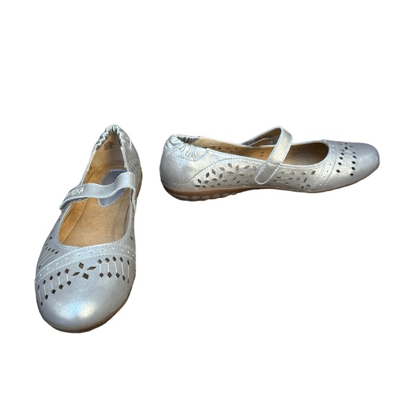 Romika Women’s 39 (8 1/2) Bahamas Silver Leather Mary Jane Shoes, Romika Flats - Picture 3 of 16